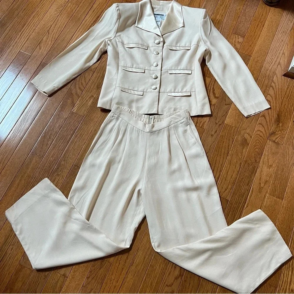 DaniMax Loi Snyder Women Vtg Suits sz 4/P Satin Beige Blazer Pleated Y2K Formal - Picture 3 of 17
